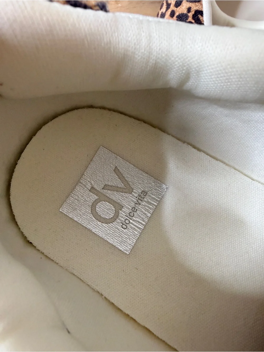 DV by Dolce Vita Quick Velcro Strap Faux Leather Sneakers White Leopard Sz 8.5